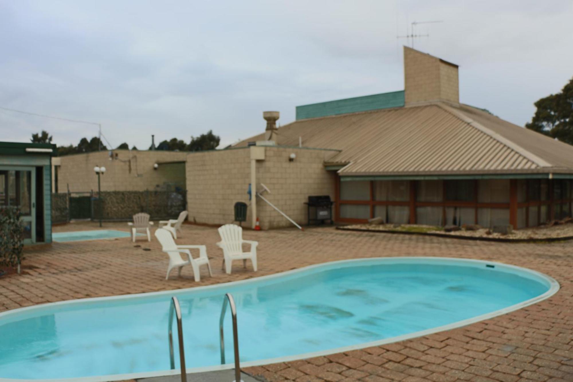 Bendigo Motor Inn Kangaroo Flat Exterior photo